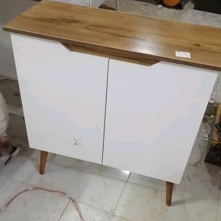 جاکفشی کلاسیک دو درب دستگیره مخفی پایه چوبی c502